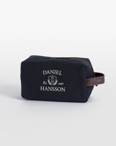 marinblå necessär med namn för herrar