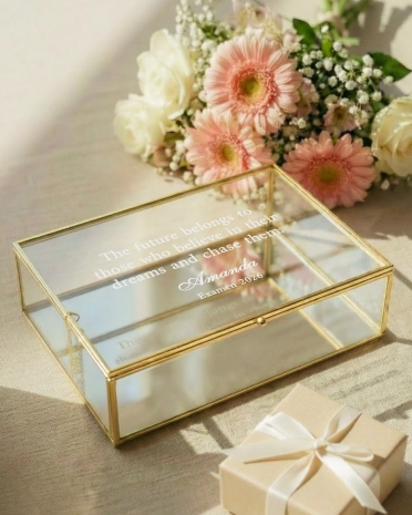 Personlig minneslåda i glas med personlig gravering