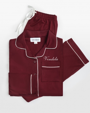 Personlig vinröd pyjamas med namn