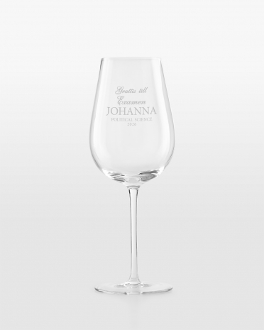 Vackert vinglas med gravyr till examen