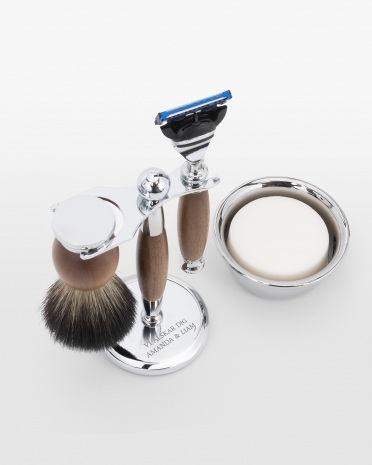 Exklusivt rakset med gravyr