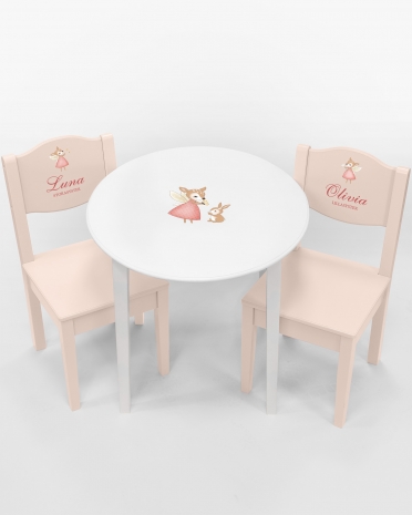 Rosa barnstolar med namn inklusive bord med tryck