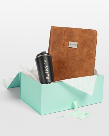 personlig present till honom