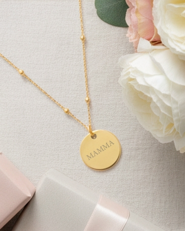 Halsband med graverat namn till mors dag