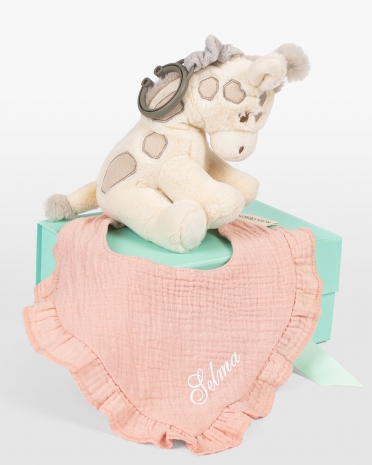 speldosa och dregellapp med namn