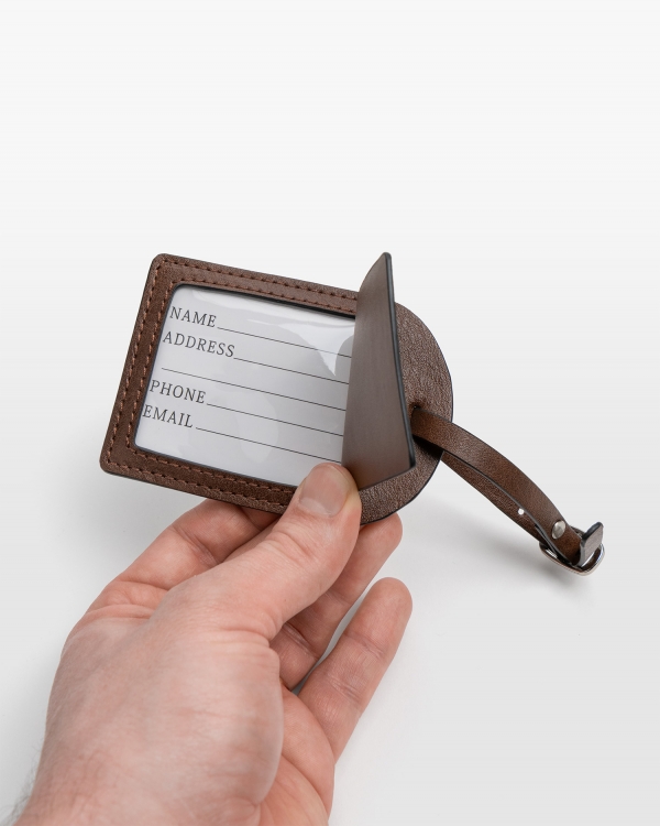 Bagagetag med kontaktuppgifter