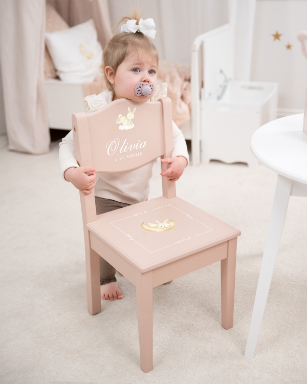 Rosa dopstol med tryck och kaninmotiv