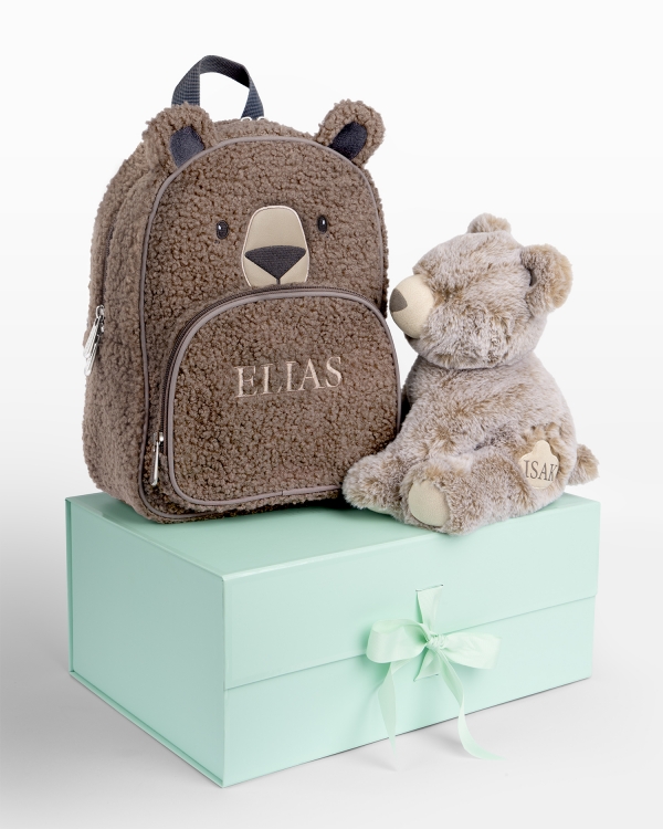 presentset med barnryggsäck och gosedjur med namn, formade som björnar