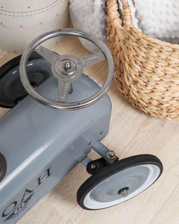 sparkbil för barn med fina detaljer
