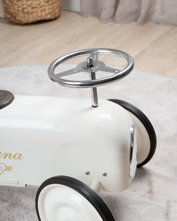 sparkbil för barn med fina detaljer