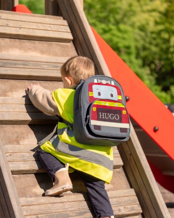 Brandbilsryggsäck med broderat namn
