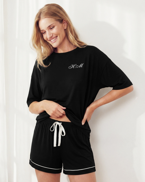 Svart pyjamas i modal med t-shirt och shorts