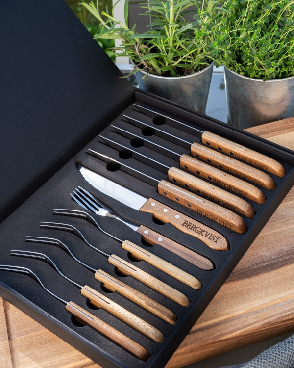 Grillbestick med personlig gravyr i svart presentlåda