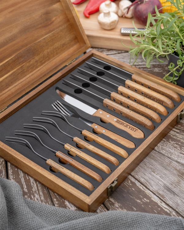 Grillbestick med trähandtag och gravyr