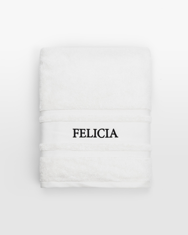 broderat handduk med namn