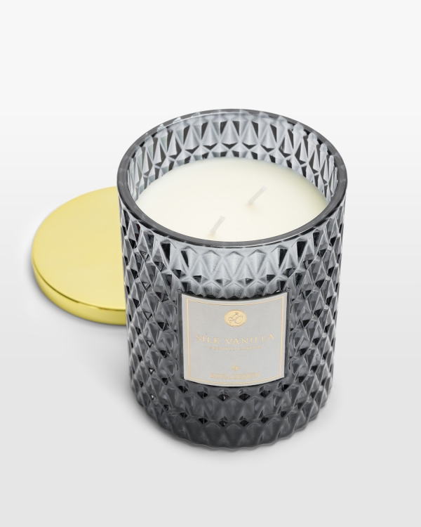 Doftljus i marinblått med doften silk vanilla