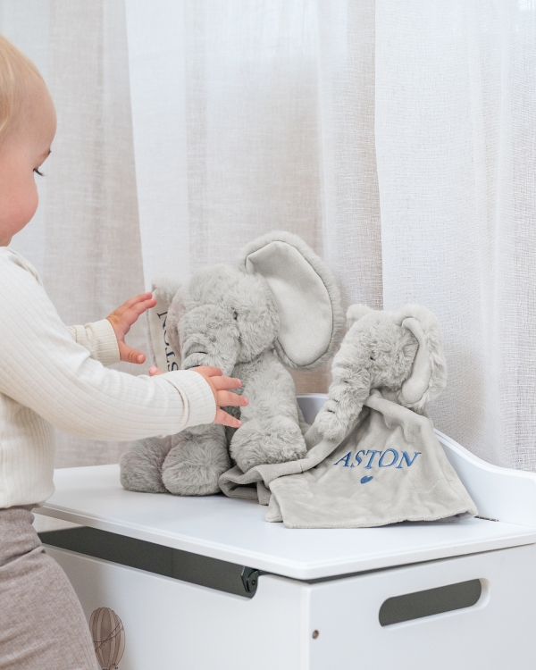 gosedjur med broderat namn