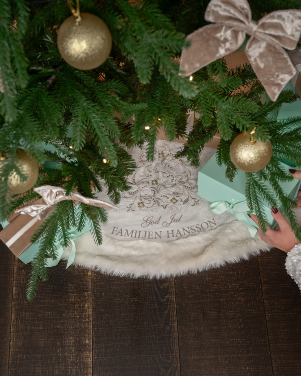 cremefärgad julgransmatta med namn