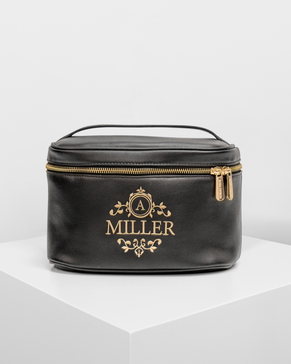 svart beauty bag med namn