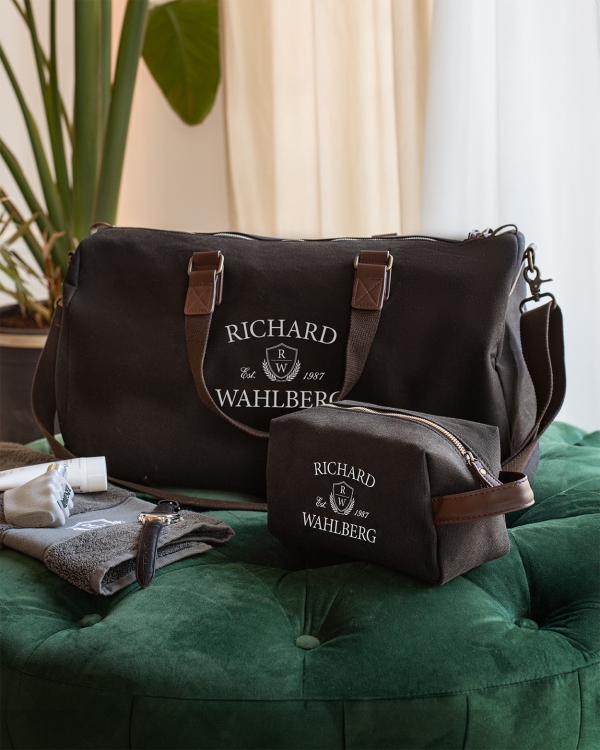 necessär och duffle bag med namn