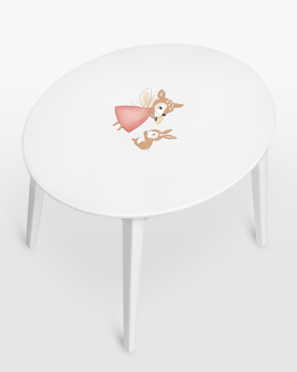 Vitt träbord till barnrum