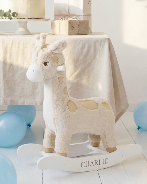 Gungdjur i form av en giraff med namn