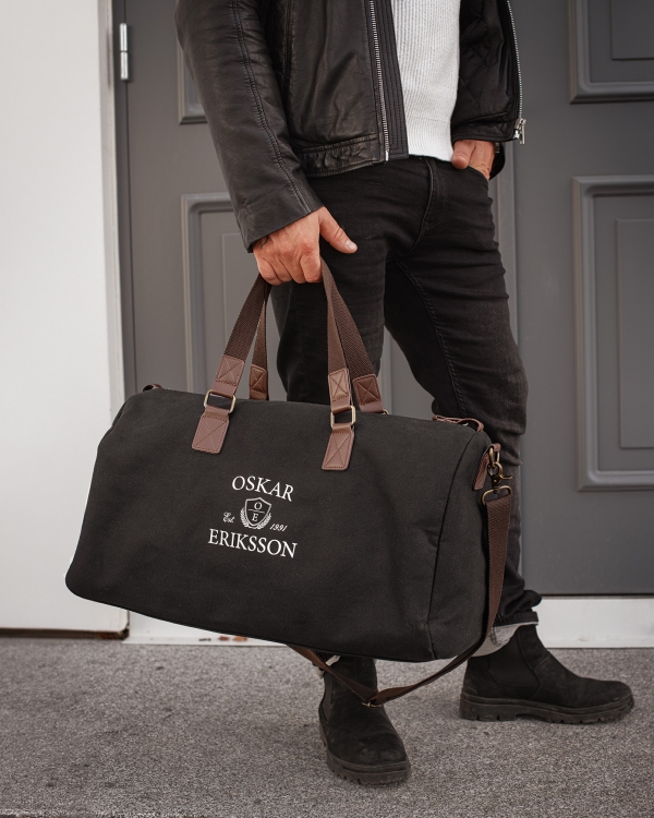 svart duffle bag med personlig text