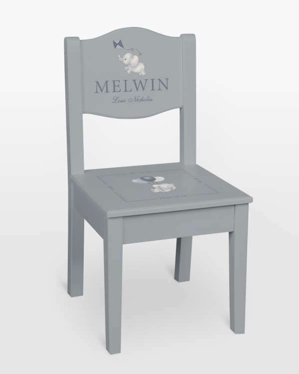 Dopstol med namn och födelseuppgifter