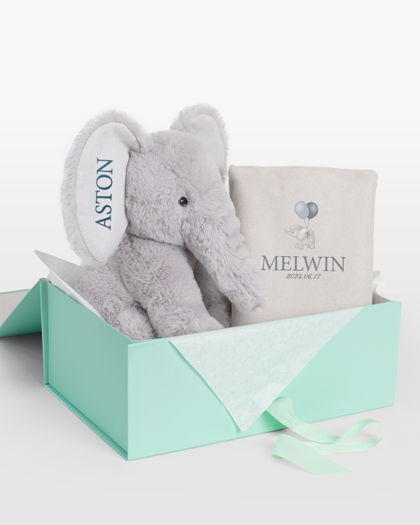 presentset med gosedjur och kuddfodral med namn