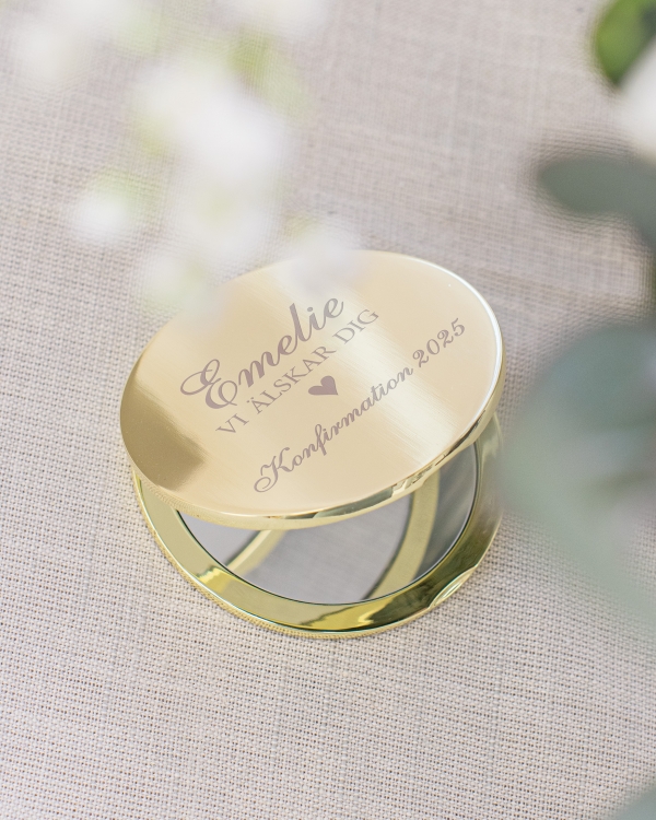 Fickspegel med gravyr, Guld