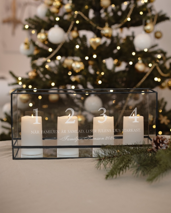 Ljuslåda med namn och julmotiv