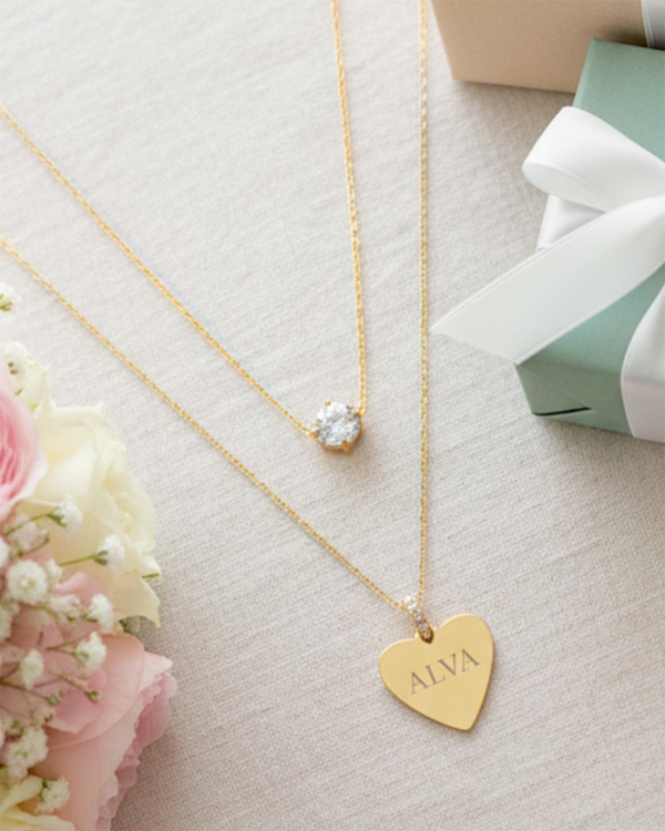 Presentset med guldhalsband till mamma