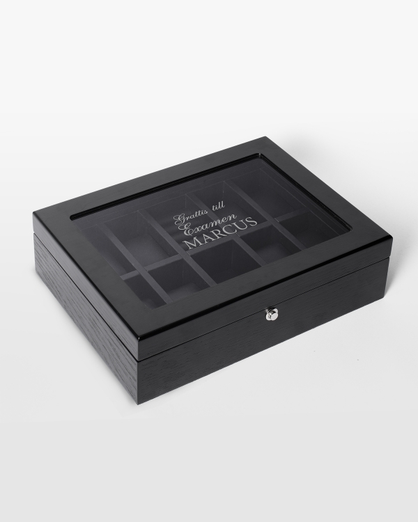 Vacker svart klocklåda i trä med glaslock med graverad valfri text till examen