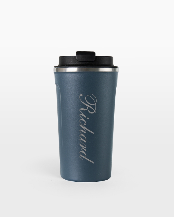 Blå termosmugg med personlig gravyr