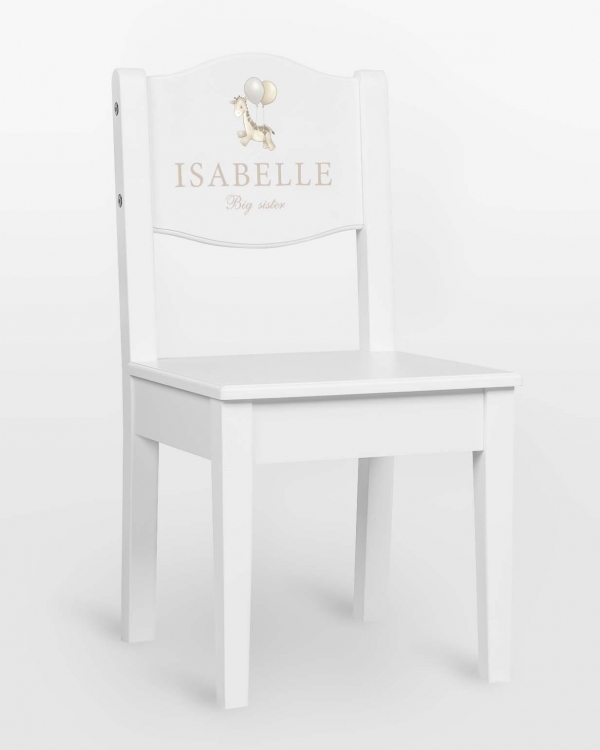 Vit barnstol med giraffmotiv samt namn och valfri text