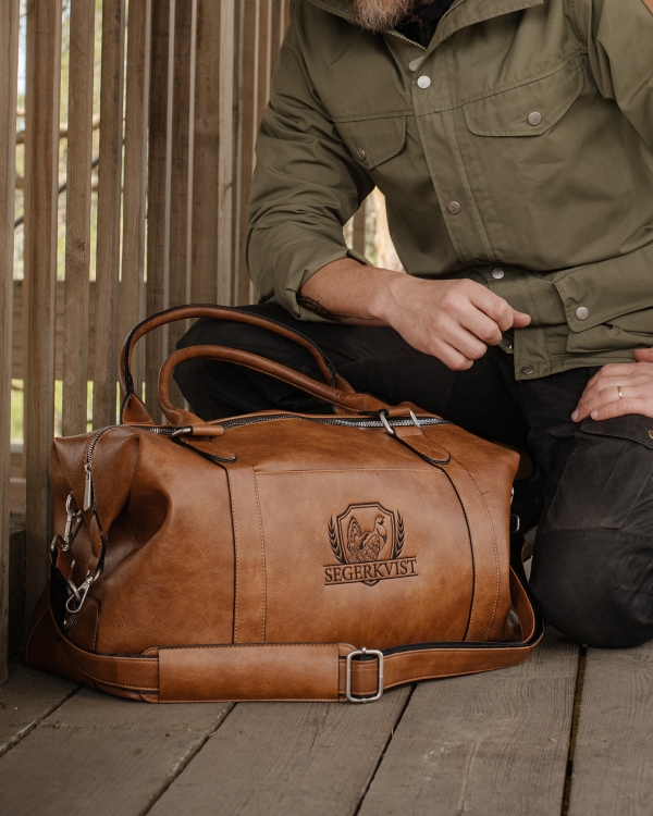 personligt broderad väska med namn och djurmotiv till jägaren