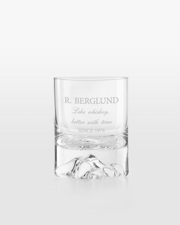 Graverat whiskyglas med valfritt namn och budskap